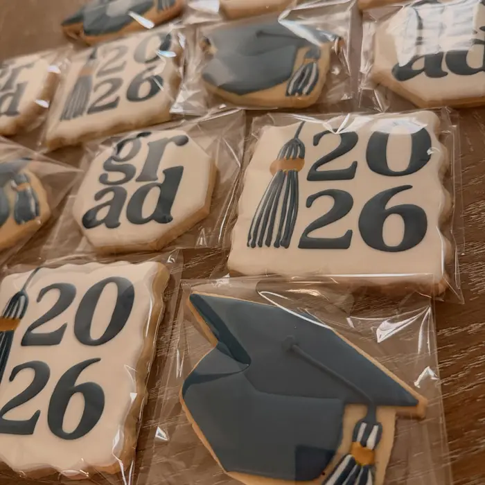 Bagged graduation cookies reading grad and 2026 with a cap